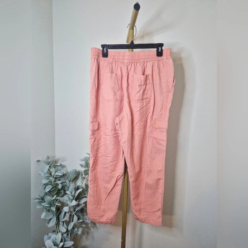 Wonderly Cropped Cargo Pants in Dusty Pink